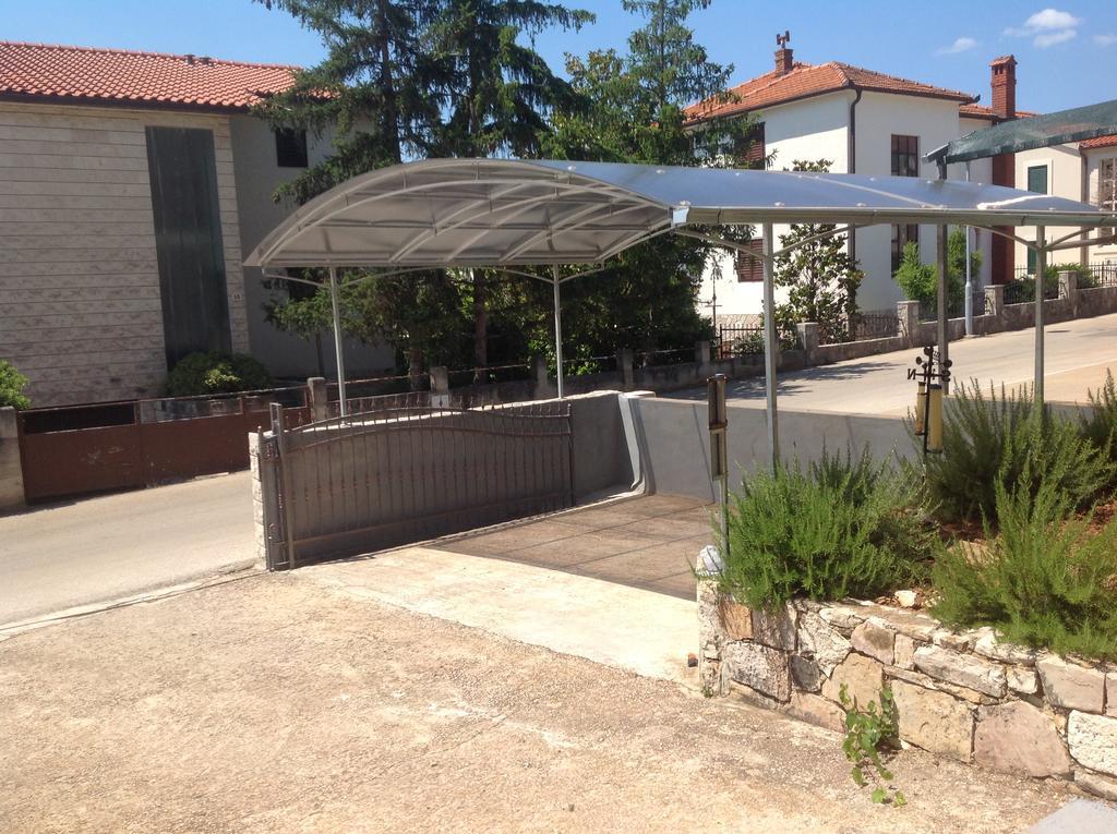 Apartmani Roic Stari Grad  Exterior photo